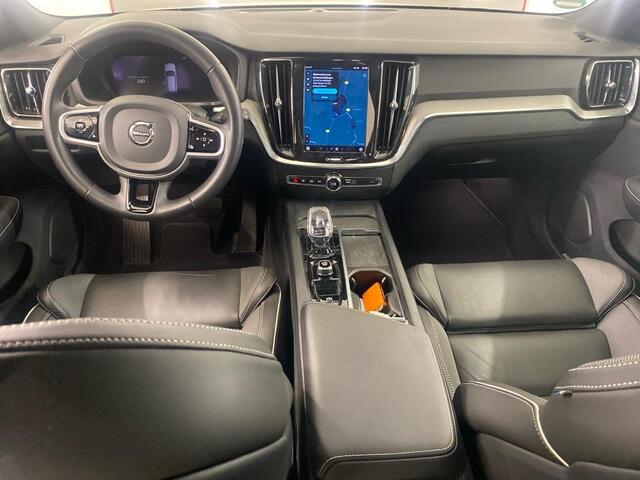 Volvo V60 2.0 B3 Plus Dark | Adaptieve Cruise Control | Parkeercamera | Stoel-/Stuurverwarming | DAB+ | Elektrische achterklep | Navigatie |