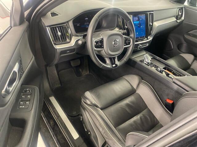 Volvo V60 2.0 B3 Plus Dark | Adaptieve Cruise Control | Parkeercamera | Stoel-/Stuurverwarming | DAB+ | Elektrische achterklep | Navigatie |