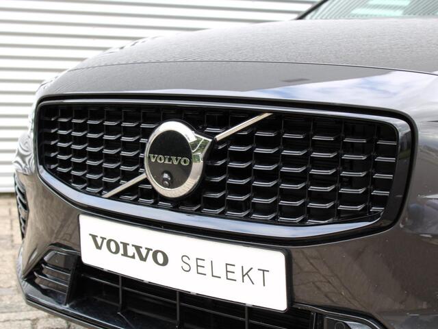 Volvo V60 2.0 T6 Plug-in hybrid AWD Plus Dark Automaat / 360* camera / Trekhaak / Verwarmd voorraam / Google Maps