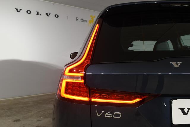 Volvo V60 T6 350PK Automaat Plug-in Hybrid AWD Plus Dark / Navigatie / 360 Camera / Harman Kardon / Stuur & Stoelverwarming / LM Velgen / Trekhaak
