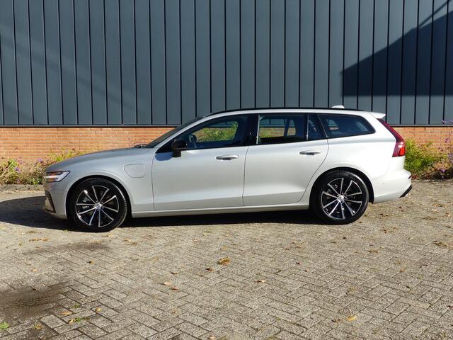 Volvo V60 2.0 T6 Plug-in hybrid AWD Plus Dark