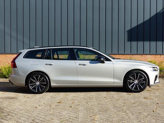 Volvo V60 2.0 T6 Plug-in hybrid AWD Plus Dark