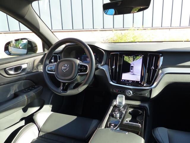 Volvo V60 2.0 T6 Plug-in hybrid AWD Plus Dark