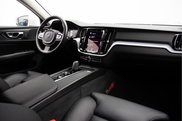 Volvo V60 2.0 B3 164pk Aut. Business Pro Contourstoelen/ Stuur-stoelverwarming/ Camera/ Navigatie/ Carplay/ Cruise control/ Full led