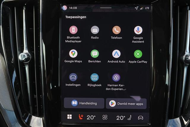 Volvo V60 T6 Plug-in hybrid AWD Plus Dark - IntelliSafe Assist & Surround - Parkeercamera achter - Verwarmde voorstoelen, stuur & achterbank - Parkeersensoren voor & achter - Elektr. bedienb. voorstoelen met geheugen - 19' LMV