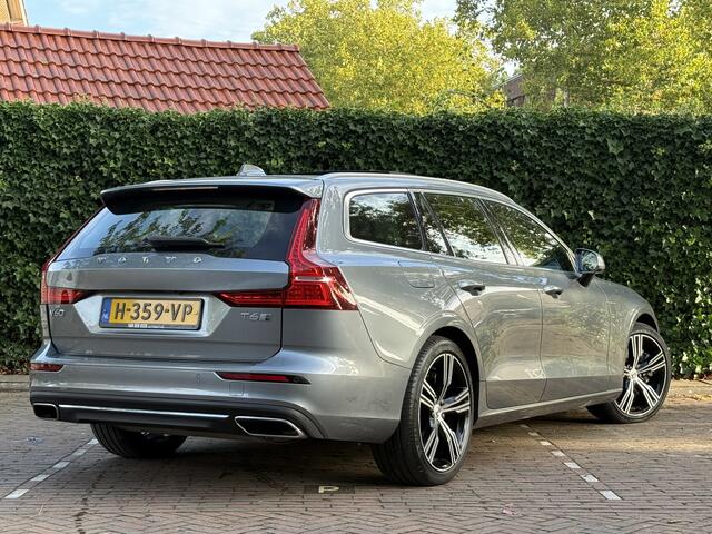 Volvo V60 2.0 T6 Twin Engine AWD Inscription | Panoramadak | Stoelverwarming | Apple Carplay | Camera