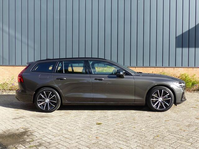 Volvo V60 T6 Plug-in hybrid AWD Plus Dark