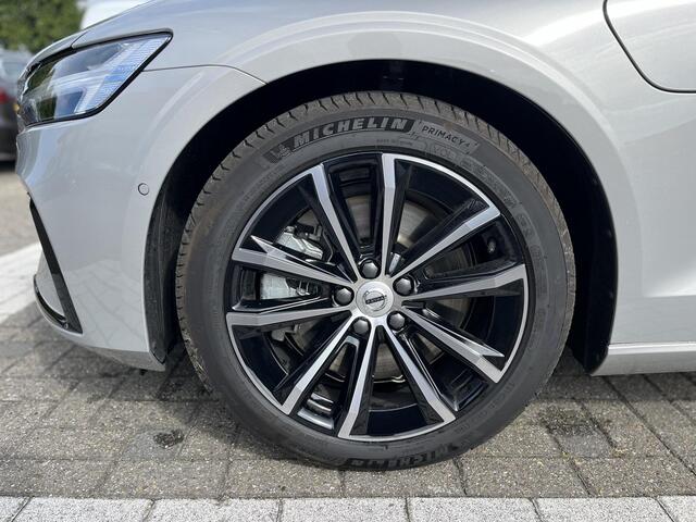 Volvo V60 T6 Plug-in hybrid AWD Plus Dark | 360 Camera | Harman/Kardon | Trekhaak |