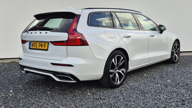 Volvo V60 2.0 T8 Recharge AWD R-Design Zeer Compleet uitgerust - Panorama dak - Trekhaak wegklapbaar - Audio Park Assist - Head Up - Lighting Pack