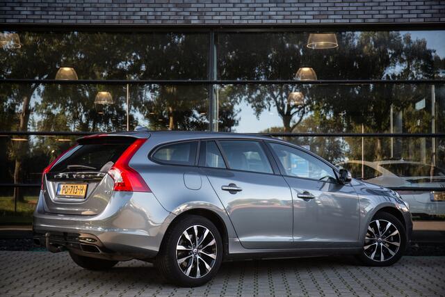 Volvo V60 2.0 T4 Polar+ Dynamic , Trekhaak, Panoramadak,