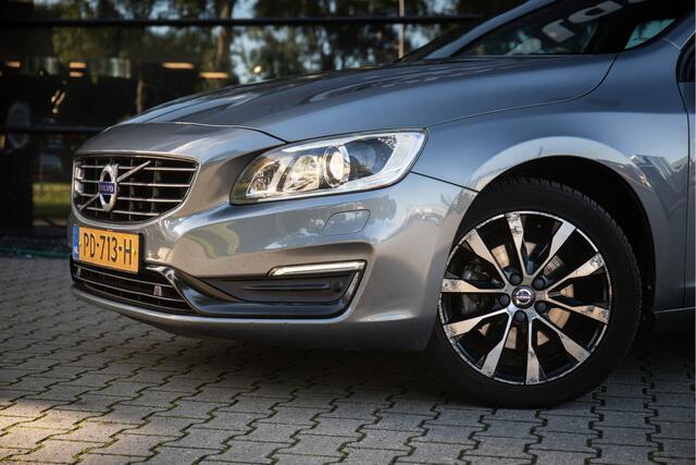 Volvo V60 2.0 T4 Polar+ Dynamic , Trekhaak, Panoramadak,