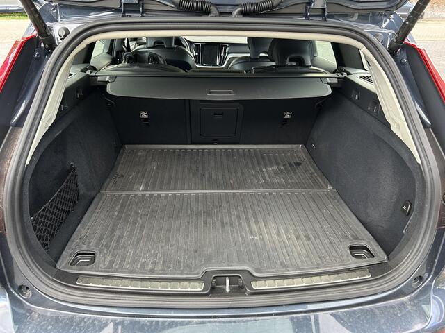 Volvo V60 2.0 B4 Ultra Dark