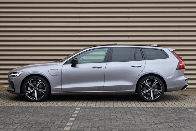 Volvo V60 T6 Plug-in hybrid AWD Ultra Dark | Panoramadak | 360 Camera | Harman Kardon