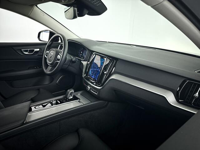 Volvo V60 B4 Aut. Plus Dark | Parkeercamera | Stoel- en stuurverwarming | Trekhaak