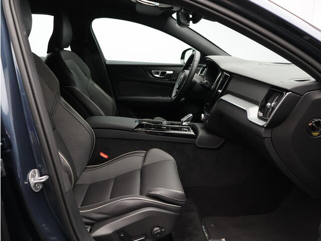 Volvo V60 2.0 T6 Plug-in hybrid AWD Plus Dark / Trekhaak / 360 Camera / Harman Kardon / Elektrische Stoelen / Stoel+Stuurverwarming / Pilot Assist / BLIS / Keyless /