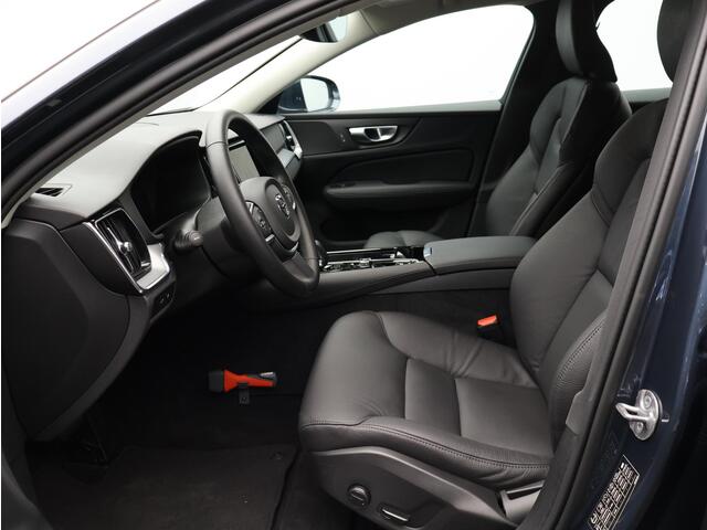 Volvo V60 2.0 T6 Plug-in hybrid AWD Essential Bright / Trekhaak / Lederen Bekleding / Adaptive Cruise / Stoel+Stuurverwarming / BLIS / Pilot Assist / Parkeercamera /