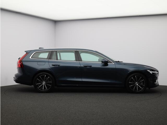 Volvo V60 2.0 T6 Plug-in hybrid AWD Essential Bright / Trekhaak / Lederen Bekleding / Adaptive Cruise / Stoel+Stuurverwarming / BLIS / Pilot Assist / Parkeercamera /
