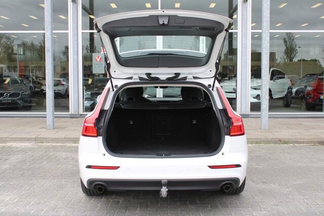 Volvo V60 B3 Automaat Momentum Advantage | Trekhaak | Camera | AppleCarplay | Cruise control | Parkeersensoren V+A