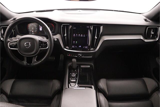 Volvo V60 2.0 T6 Recharge AWD R-Design 340 PK | 3D Camera | Trekhaak | Apple Car Play | Harman/Kardon | Panorama | Crystal White Pearl - RIJKLAAR