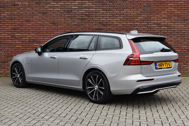 Volvo V60 T6 350PK Plug-in hybrid AWD Plus Dark | H&K audio | Trekhaak | 360 camera |