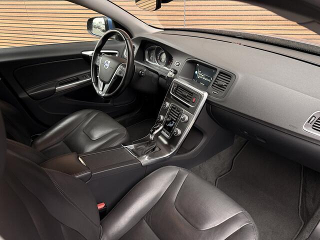 Volvo V60 1.5 T2 Momentum Leer / Memory Stoel / Xenon / Trekhaak / Lm Velgen