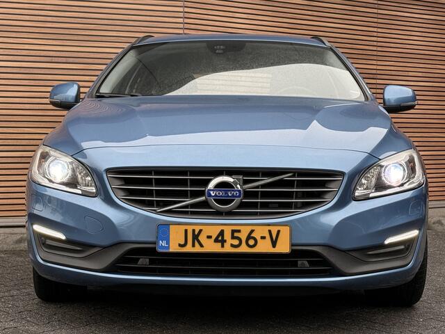 Volvo V60 1.5 T2 Momentum Leer / Memory Stoel / Xenon / Trekhaak / Lm Velgen