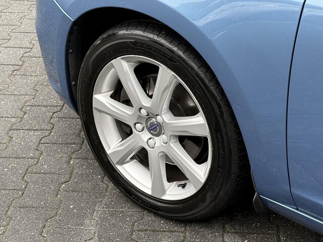 Volvo V60 1.5 T2 Momentum Leer / Memory Stoel / Xenon / Trekhaak / Lm Velgen