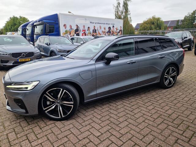 Volvo V60 2.0 T8 Twin Engine AWD R-Design PANO | Harman Kardon | Blis | HUD