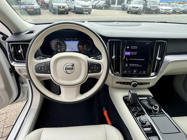 Volvo V60 2.0 T8 Twin Engine AWD Momentum Pro | LED | Keyless | Adapt. Cruise | Apple Carplay | Pano | Leder | Stoelverwarming | Trekhaak