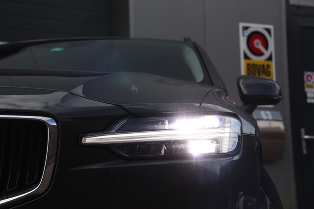 Volvo V60 2.0 B3 Momentum Advantage, Stoel & Stuurverwarming, Navi, Camera