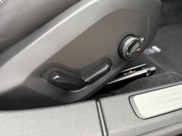 Volvo V60 2.0 T6 Plug-in hybrid AWD Plus Dark | Harman/Kardon | Stoel & Stuur verwarming | Trekhaak |