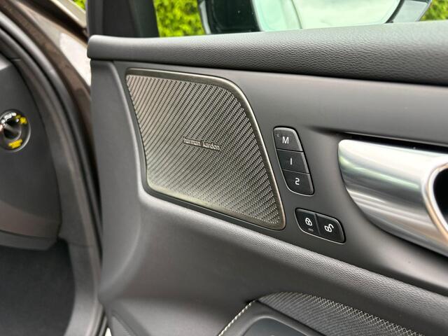 Volvo V60 2.0 T6 Plug-in hybrid AWD Plus Dark | Harman/Kardon | Stoel & Stuur verwarming | Trekhaak |