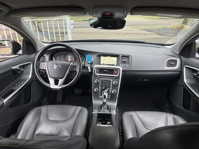 Volvo V60 2.0 T5 245pk Aut8 Xenon Navi PDC V+A Leder
