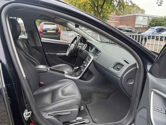 Volvo V60 2.0 T5 245pk Aut8 Xenon Navi PDC V+A Leder
