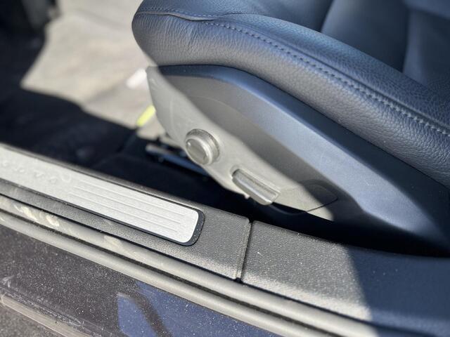 Volvo V60 2.0 T6 Plug-in hybrid AWD Essential Bright | Navigatie | Wegklapbare trekhaak | Climate control