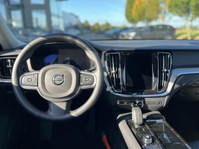 Volvo V60 2.0 T6 Plug-in hybrid AWD Essential Bright | Navigatie | Wegklapbare trekhaak | Climate control