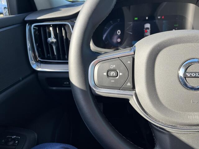Volvo V60 2.0 T6 Plug-in hybrid AWD Essential Bright | Navigatie | Wegklapbare trekhaak | Climate control