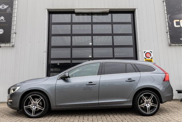 Volvo V60 2.0 T4 190PK Summum ?1JaarBOVAG?NAV?Leer?Schuifdak?Trekhaak
