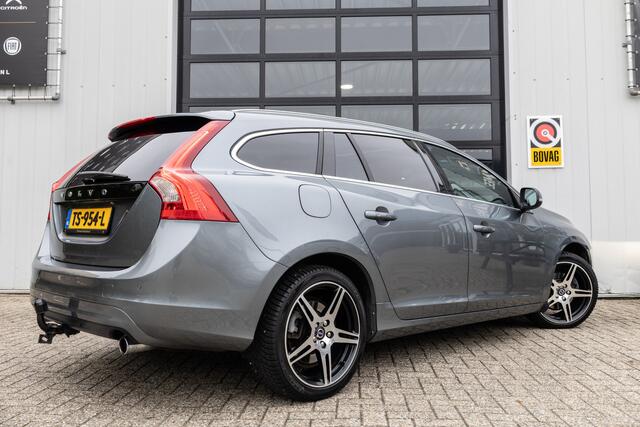 Volvo V60 2.0 T4 190PK Summum ?1JaarBOVAG?NAV?Leer?Schuifdak?Trekhaak