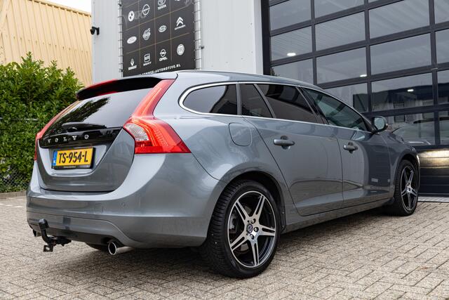 Volvo V60 2.0 T4 190PK Summum ?1JaarBOVAG?NAV?Leer?Schuifdak?Trekhaak