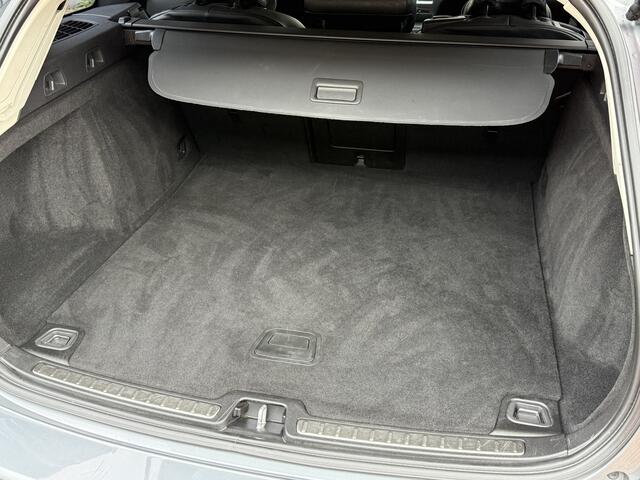 Volvo V60 2.0 B3 Momentum Advantage | R-Design | Elek. Trekhaak | Camera | Dealer onderhouden