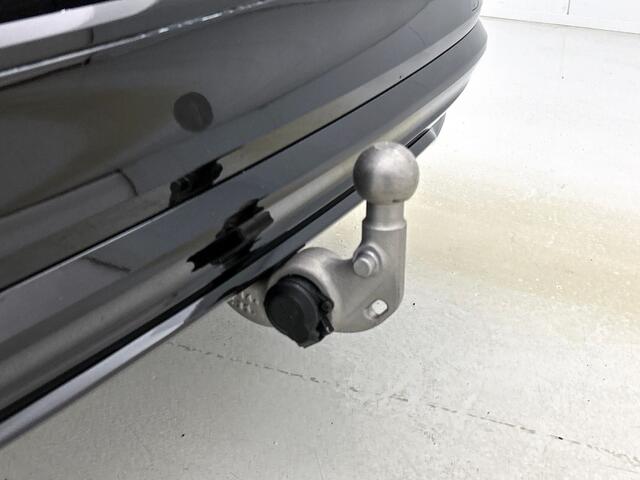 Volvo V60 2.0 T6 Plus Dark | Trekhaak | Sport Leder | 360* | Blis | Pilot