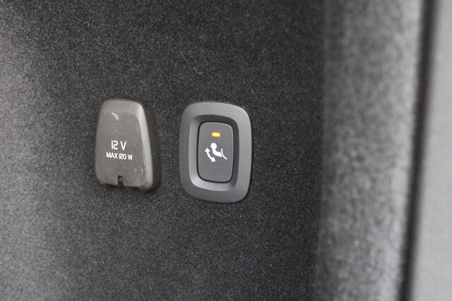 Volvo V60 B3 Automaat Momentum Business | El. Trekhaak | Camera | Adapt. Cruise | PDC V+A | Privacy glass