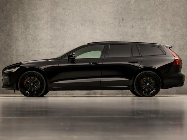 Volvo V60 2.0 T8 Twin Engine AWD R-Design 391Pk Automaat (PANORAMADAK, BLACK EDITION, HEAD-UP DISPLAY, LEDER, MEMORY SEATS, STUUR/STOELVERWARMING, HARMAN/KARODN, 360 CAMERA, ADAPTIVE CRUISE, KEYLESS, NIEUWSTAAT)
