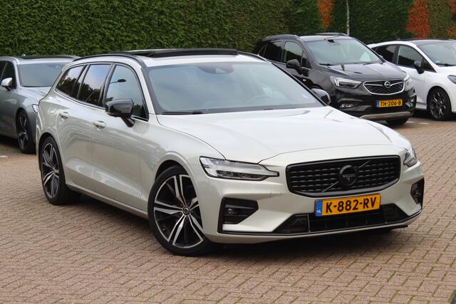 Volvo V60 2.0 B4 R-Design / Trekhaak / Panoramadak / 360Camera / Head-up / Luxe Leder / 19'' / Harman Kardon / Keyless / CarPlay / Stuur+Stoelverwarming / DAB / ACC