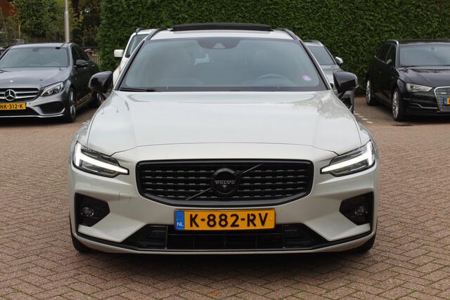 Volvo V60 2.0 B4 R-Design / Trekhaak / Panoramadak / 360Camera / Head-up / Luxe Leder / 19'' / Harman Kardon / Keyless / CarPlay / Stuur+Stoelverwarming / DAB / ACC