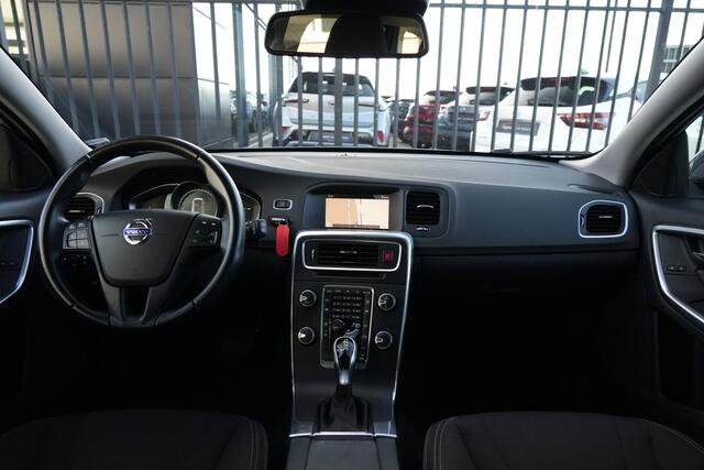 Volvo V60 2.0 D2 Polar+ 120pk Navigatie/PDC/Climate