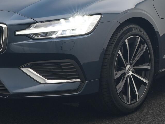 Volvo V60 T6 AWD Plus Bright Plug In Hybrid 350pk Dealer O.H PHEV | Trekhaak Af Fabriek | Panodak | 360 Camera | Adaptive Cruise | Lederen Sportstoelen Memory & Verwarmd | Google Assistent | Apple Carplay | Virtual | Keyless | Blis | Stuur Verwarmd |