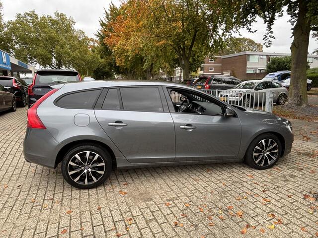 Volvo V60 2.0 T4 Polar+ Dynamic Leder Xenon