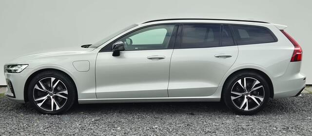 Volvo V60 2.0 T6 Twin Engine AWD R-Design 18" Wielen - Park Assist - Intellisafe Surround - Climate - Audio Line - Privacy Glass - Stoel memory Bestuurder